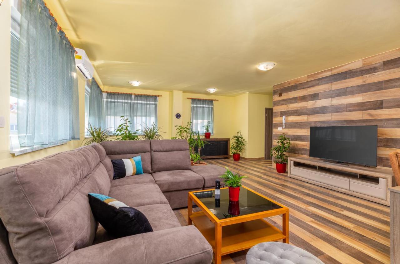 Apartmani Monte Πούλα Εξωτερικό φωτογραφία