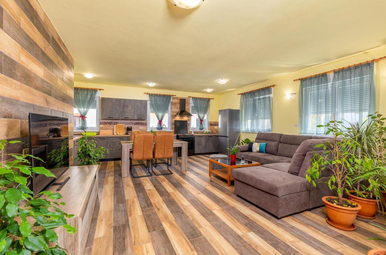 Apartmani Monte Πούλα Εξωτερικό φωτογραφία