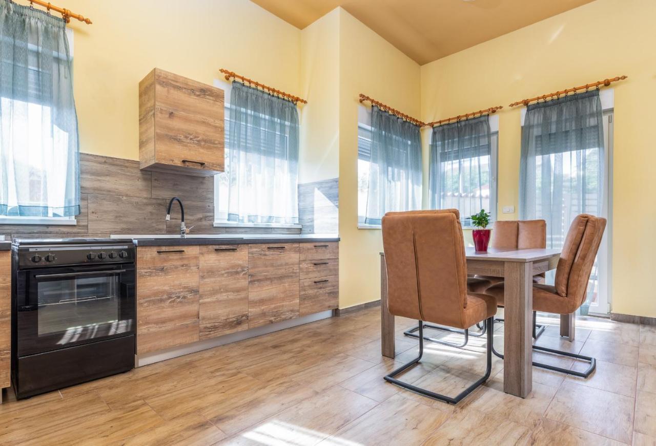 Apartmani Monte Πούλα Εξωτερικό φωτογραφία