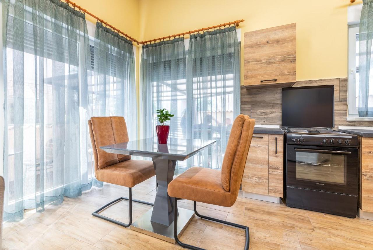 Apartmani Monte Πούλα Εξωτερικό φωτογραφία