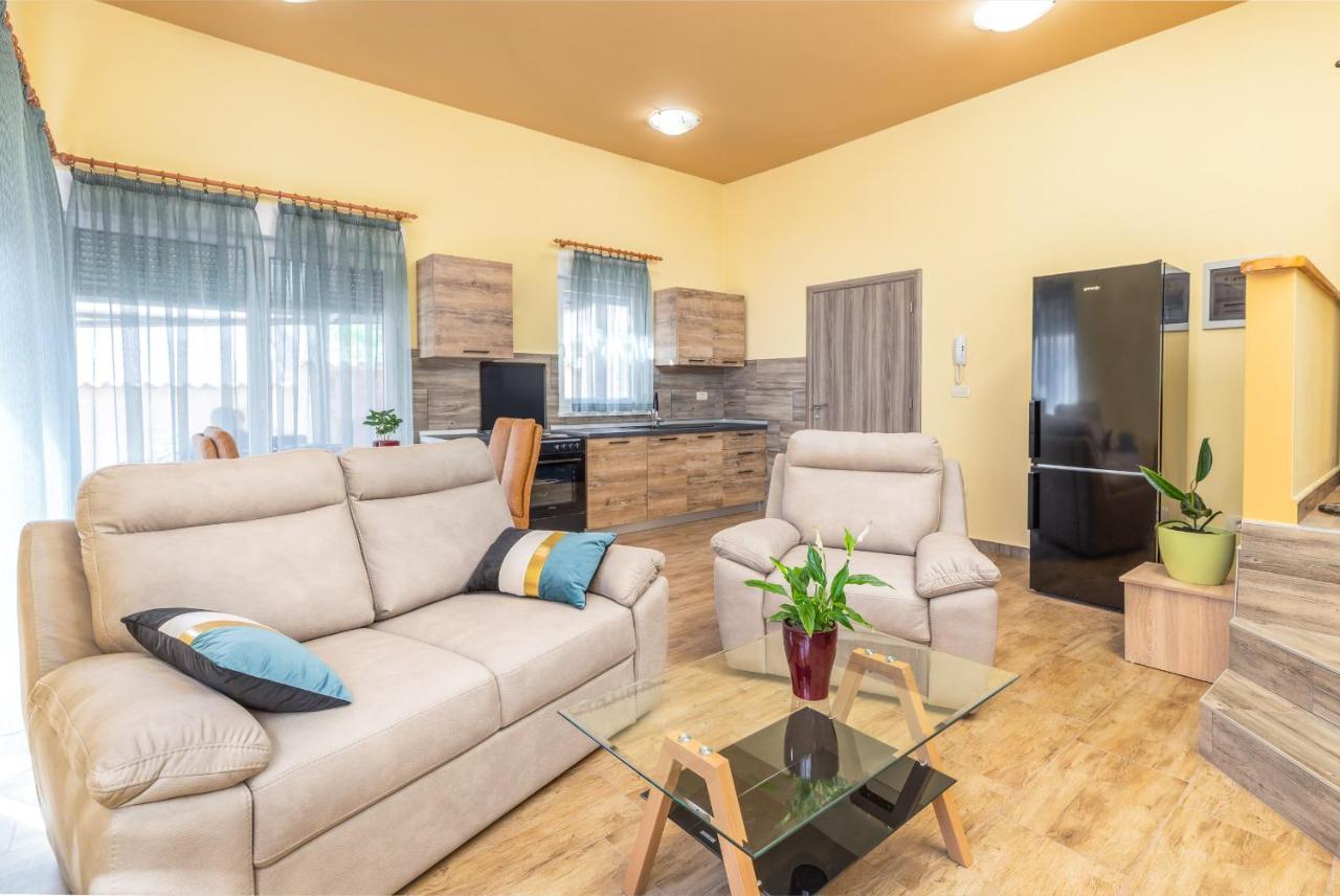 Apartmani Monte Πούλα Εξωτερικό φωτογραφία