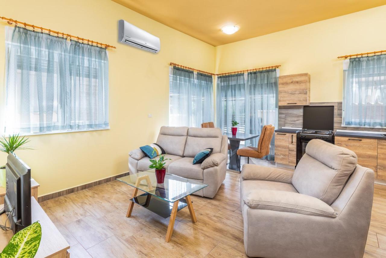 Apartmani Monte Πούλα Εξωτερικό φωτογραφία